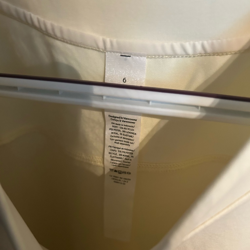 NWT - Lululemon softstreme perfectly oversized cropped crew - Size 6 - Picture 4 of 6